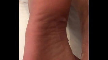 Кончил на стопы