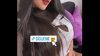 Moviendo las nalgas muy hot