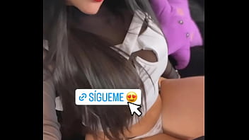 Moviendo las nalgas muy hot