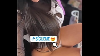 Moviendo las nalgas muy hot