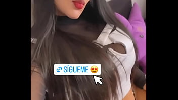 Moviendo las nalgas muy hot