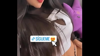 Moviendo las nalgas muy hot