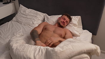 Banging my one night stand’s wet cunt in kitchen before breakfast starts