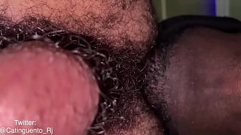 Eu chupando o cu peludo do paulista algum peludo a fim de língua no cuzinho