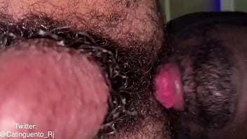 Eu chupando o cu peludo do paulista algum peludo a fim de língua no cuzinho