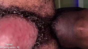 Eu chupando o cu peludo do paulista algum peludo a fim de língua no cuzinho