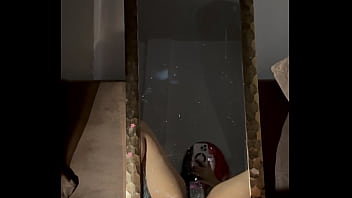 Gotica culona masturbandose