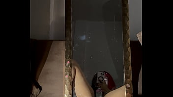 Gotica culona masturbandose