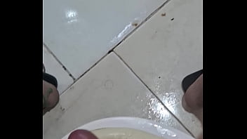 Tô no cio e gozando com vontade