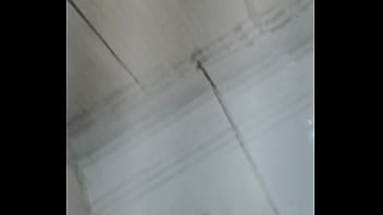 Tô no cio e gozando com vontade