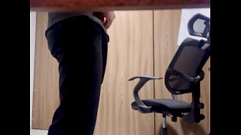 Follando en la oficina