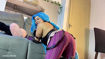 Jinx wants you to smell her farts big ass cosplay