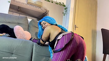 Jinx wants you to smell her farts big ass cosplay