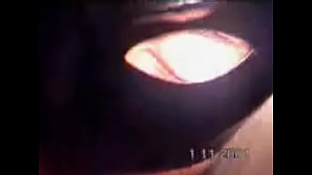 Loira mascarada chupando