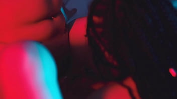 Foot fetish threesome with lesbians in the bathtub