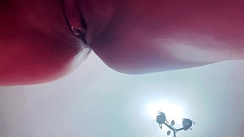 Fudendo ela a camisinha estourou comi no pelo