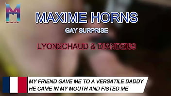 Mon regard bandé mon cul offert à diandzi69 il m’a fisté et joui dans ma bouche pendant que je suçais ses cou