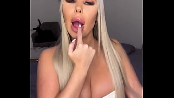Uk babe teases for daddy