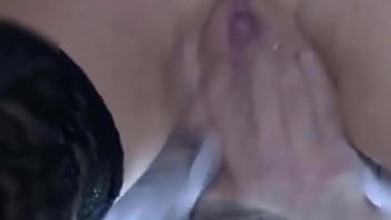 Me llena de semen el coño