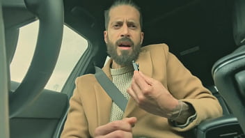 Sexo caliente con una latina milf luego de una crisis de los cuarenta