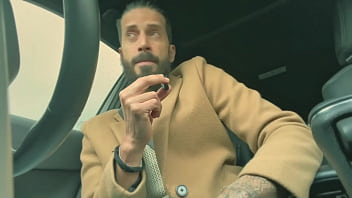 Sexo caliente con una latina milf luego de una crisis de los cuarenta