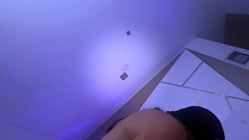 Sexo caliente con una latina milf luego de una crisis de los cuarenta