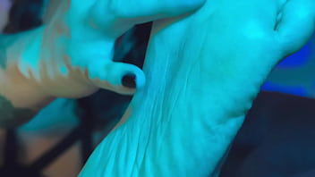 Run your tongue along the curves of my pretty feet