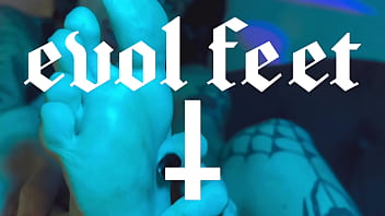 Run your tongue along the curves of my pretty feet