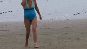 I shave my hairy pussy on the beach i expose myself and before fucking my brother in law i masturbate