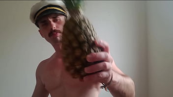 Culinária do capitão o abacaxi do prazer que a coroa gostosona aprovou
