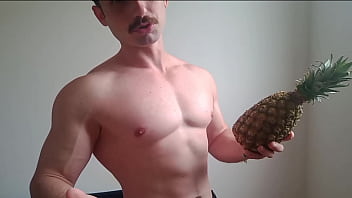 Culinária do capitão o abacaxi do prazer que a coroa gostosona aprovou