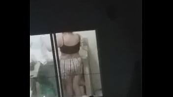 Vecina plancha ropa de su esposo Vecina plancha ropa de su esposo