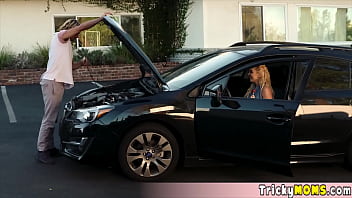 Busty housewife offers her pussy for free