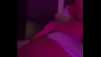 Com o plug de coelhinha enterrado no meu cuzinho