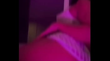 Com o plug de coelhinha enterrado no meu cuzinho