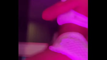 Com o plug de coelhinha enterrado no meu cuzinho