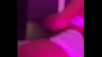 Com o plug de coelhinha enterrado no meu cuzinho