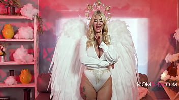 Big tits angelic milf lolly sucks his dick dry