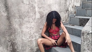 Padrasto flagra enteada se masturbando na escada anal age play baby teen colegial