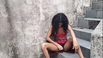 Padrasto flagra enteada se masturbando na escada anal age play baby teen colegial