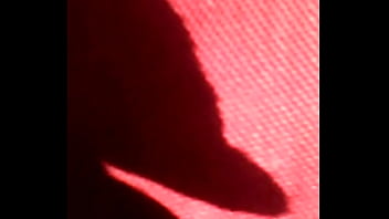 Xhiblola mostrando culo en el micro