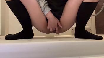 【お風呂オナニー】シャワーの水圧でオナニーが好き…。途中でおし○こが出てしまってえっちな時間でした。