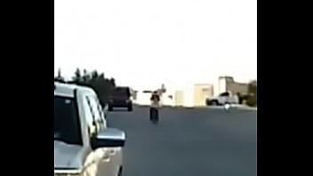 Gordito cae al piso de placer