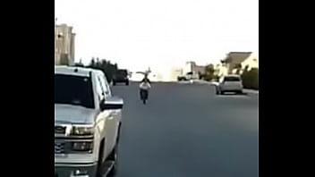 Gordito cae al piso de placer