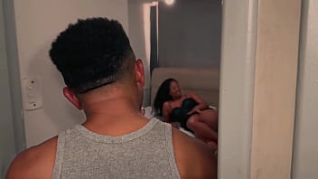 O safadinho me viu pelada e não resisti dei para ele gostoso