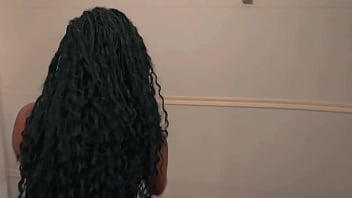 O safadinho me viu pelada e não resisti dei para ele gostoso