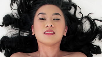 Hot masseuse katie kush releases her client's stress