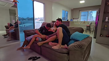 Estava Em Casa Esperando O Marido Chegar Louca Pra Transar E Ele Trouxe Um Amigo Tive Que Dar Para Os Dois thumbnail