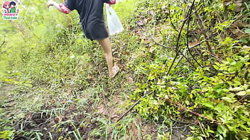 สาวไทยเดินโชว์หีริมถนนริมทุ่งนา