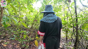 สาวไทยเดินโชว์หีริมถนนริมทุ่งนา